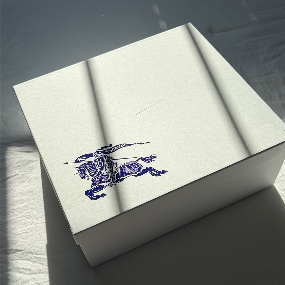 Burberry boot box and dust bags